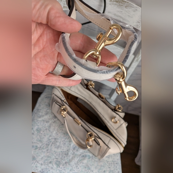 Coach Dreamer Rivet's Handbag - Picture 3 of 16